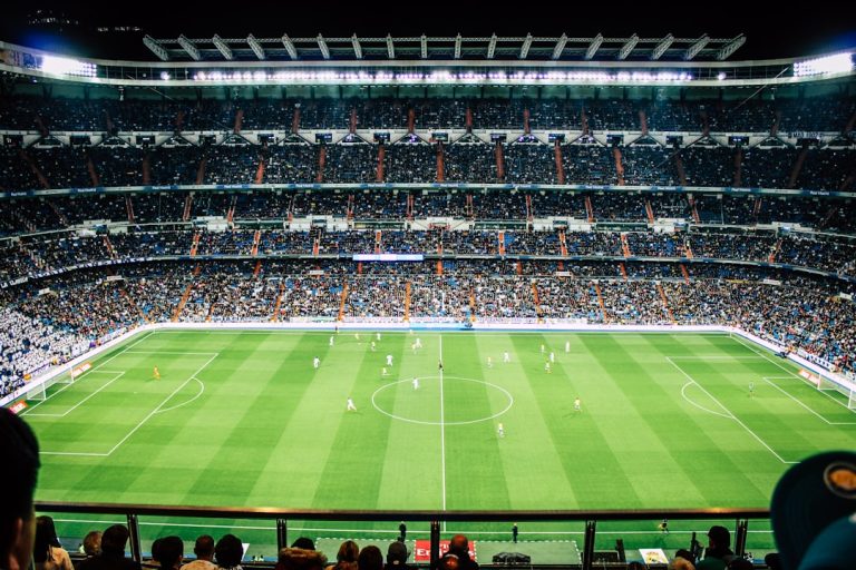 Futbol stadyumu. Fotoğraf: Vienna Reyes / Unsplash